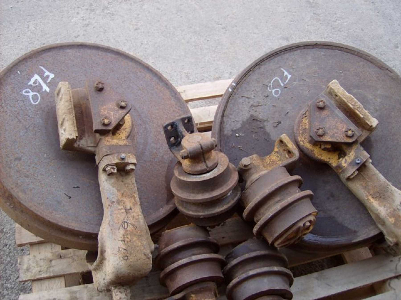 FIAT ALLIS FL8 2 RULLI SUPERIORI - Kolesna gosenica za Gradbeni stroj: slika 2 FIAT ALLIS FL8 2 RULLI SUPERIORI - Kolesna gosenica za Gradbeni stroj: slika 2