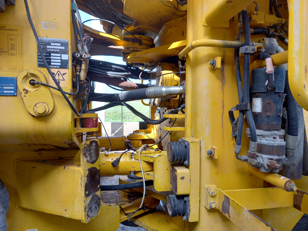 Kolesni nakladalec VOLVO L330C: slika 9