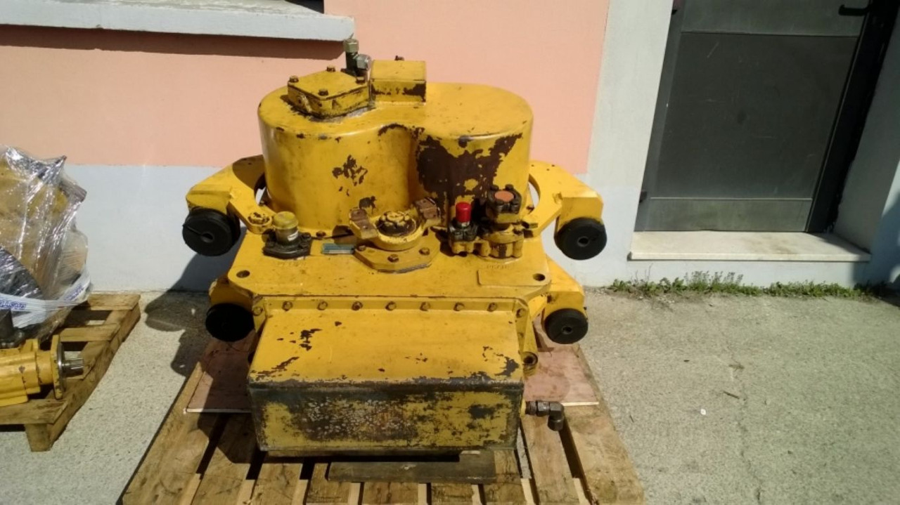 VOLVO L330E Trasmissione revisionata. - Menjalnik za Gradbeni stroj: slika 1 VOLVO L330E Trasmissione revisionata. - Menjalnik za Gradbeni stroj: slika 1