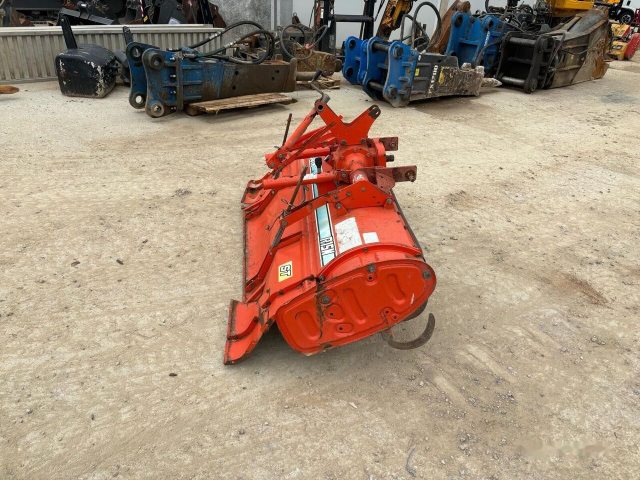 Kubota R 15 N - Zemeljska freza: slika 2 Kubota R 15 N - Zemeljska freza: slika 2