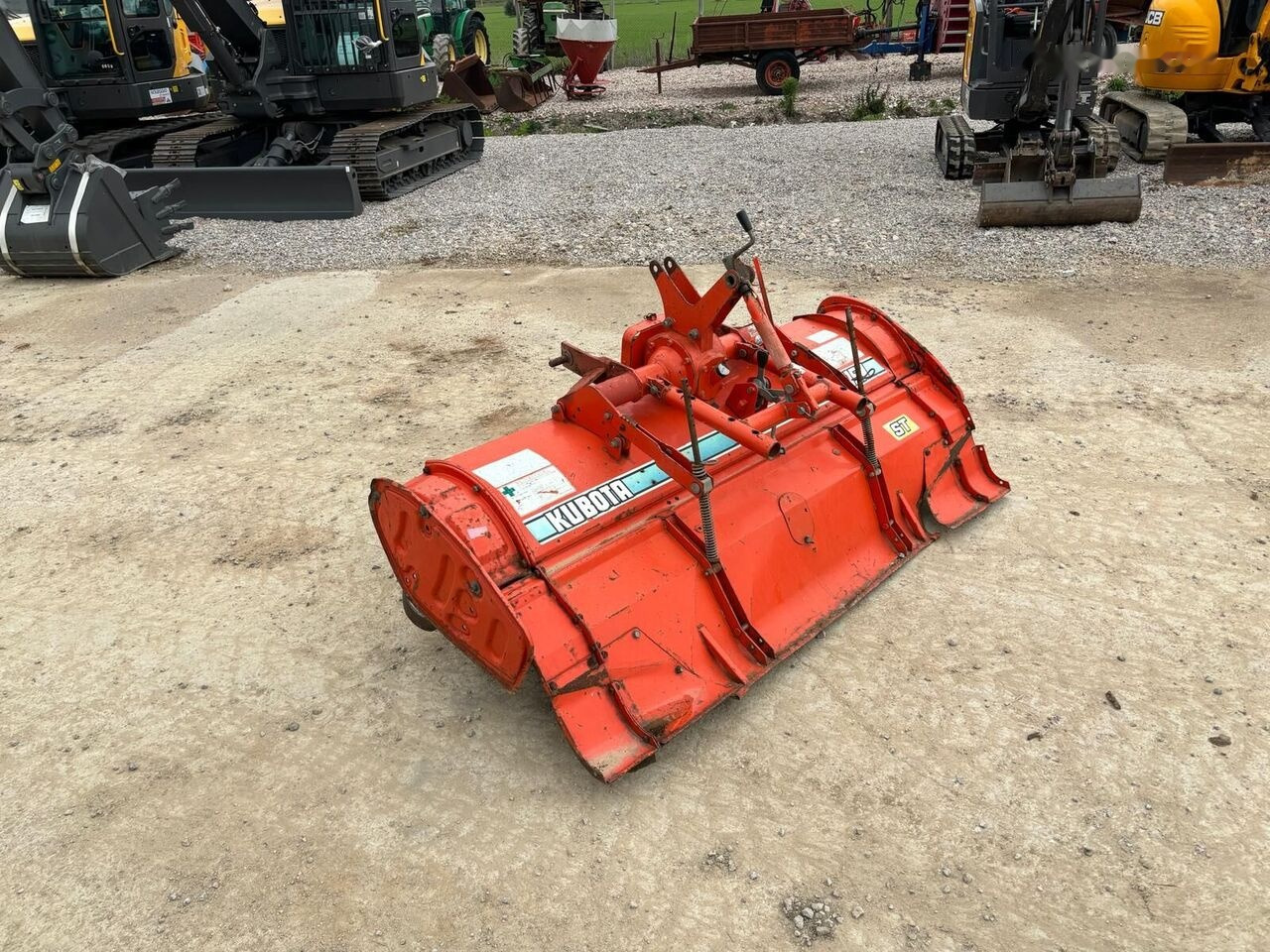 Kubota R 15 N - Zemeljska freza: slika 1 Kubota R 15 N - Zemeljska freza: slika 1