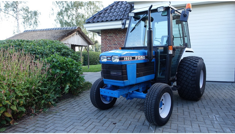 Ford 1920 4x4 - Traktor: slika 1 Ford 1920 4x4 - Traktor: slika 1