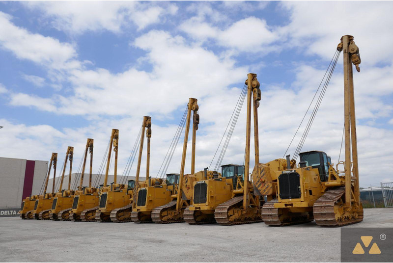 Caterpillar 587R - Polagalec cevi: slika 1 Caterpillar 587R - Polagalec cevi: slika 1