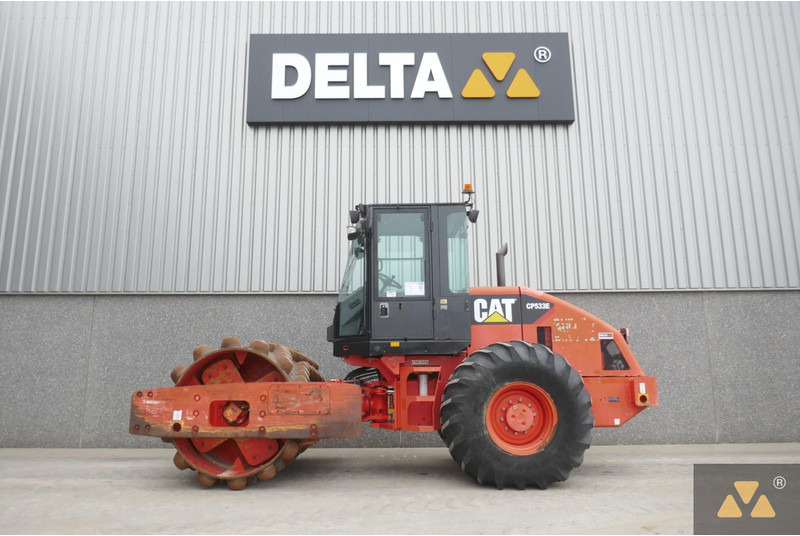 Caterpillar CP533E - Valjar: slika 1 Caterpillar CP533E - Valjar: slika 1