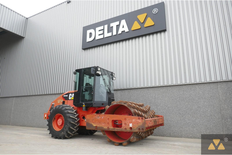 Caterpillar CP533E - Valjar: slika 3 Caterpillar CP533E - Valjar: slika 3