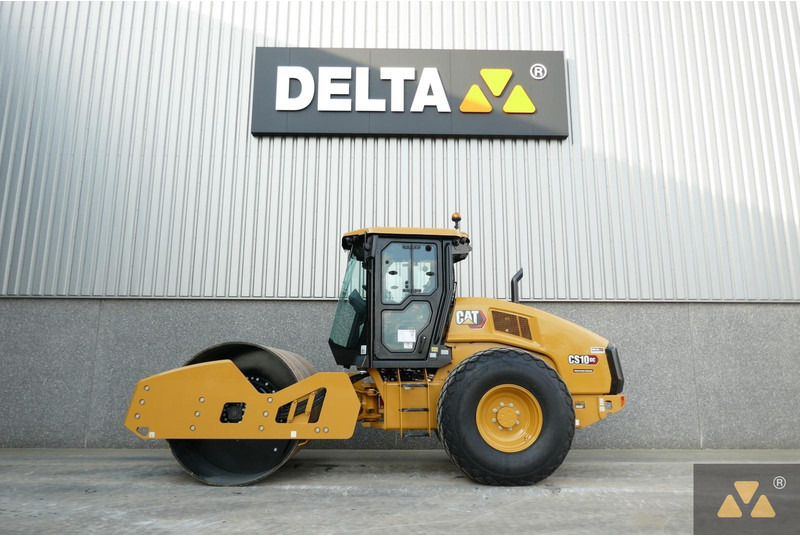 Caterpillar CS10GC - Valjar: slika 1 Caterpillar CS10GC - Valjar: slika 1