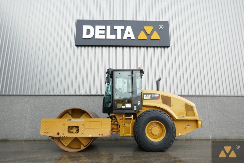 Caterpillar CS66B - Valjar: slika 1 Caterpillar CS66B - Valjar: slika 1