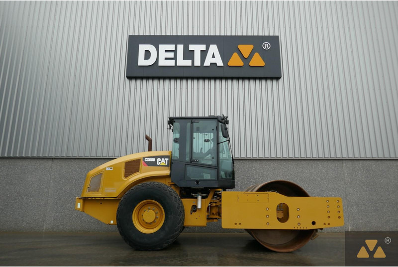 Caterpillar CS68B - Valjar: slika 2 Caterpillar CS68B - Valjar: slika 2