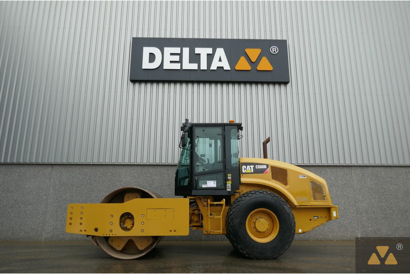 Caterpillar CS68B - Valjar: slika 1 Caterpillar CS68B - Valjar: slika 1