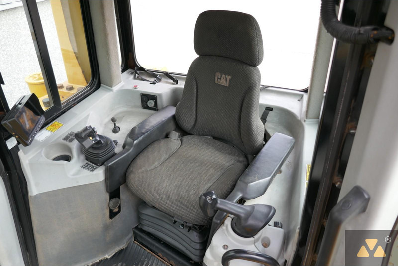 Buldožer Caterpillar D6T LGP: slika 7