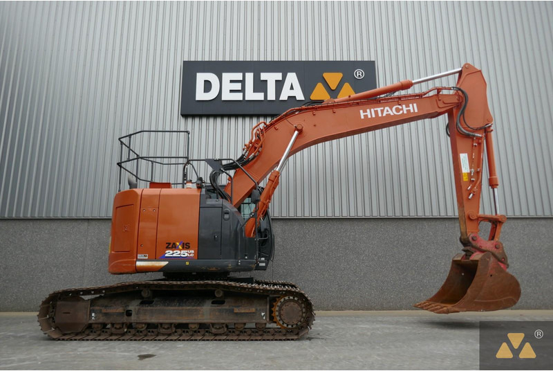 Hitachi ZX225USLC-6 - Bager goseničar: slika 2 Hitachi ZX225USLC-6 - Bager goseničar: slika 2