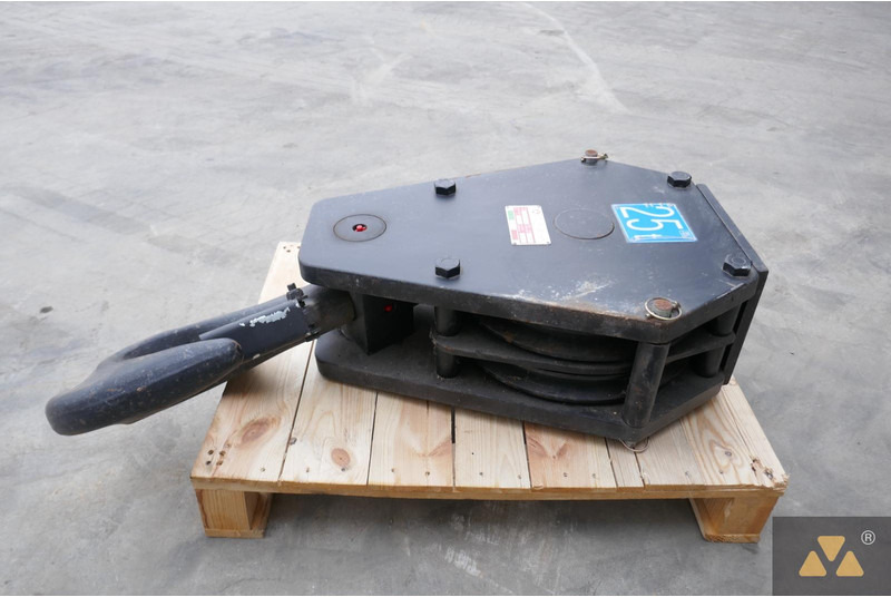 O.F.S. Hookblock 25T - Polagalec cevi: slika 4 O.F.S. Hookblock 25T - Polagalec cevi: slika 4