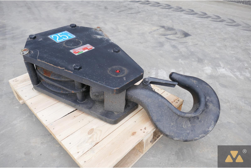O.F.S. Hookblock 25T - Polagalec cevi: slika 1 O.F.S. Hookblock 25T - Polagalec cevi: slika 1