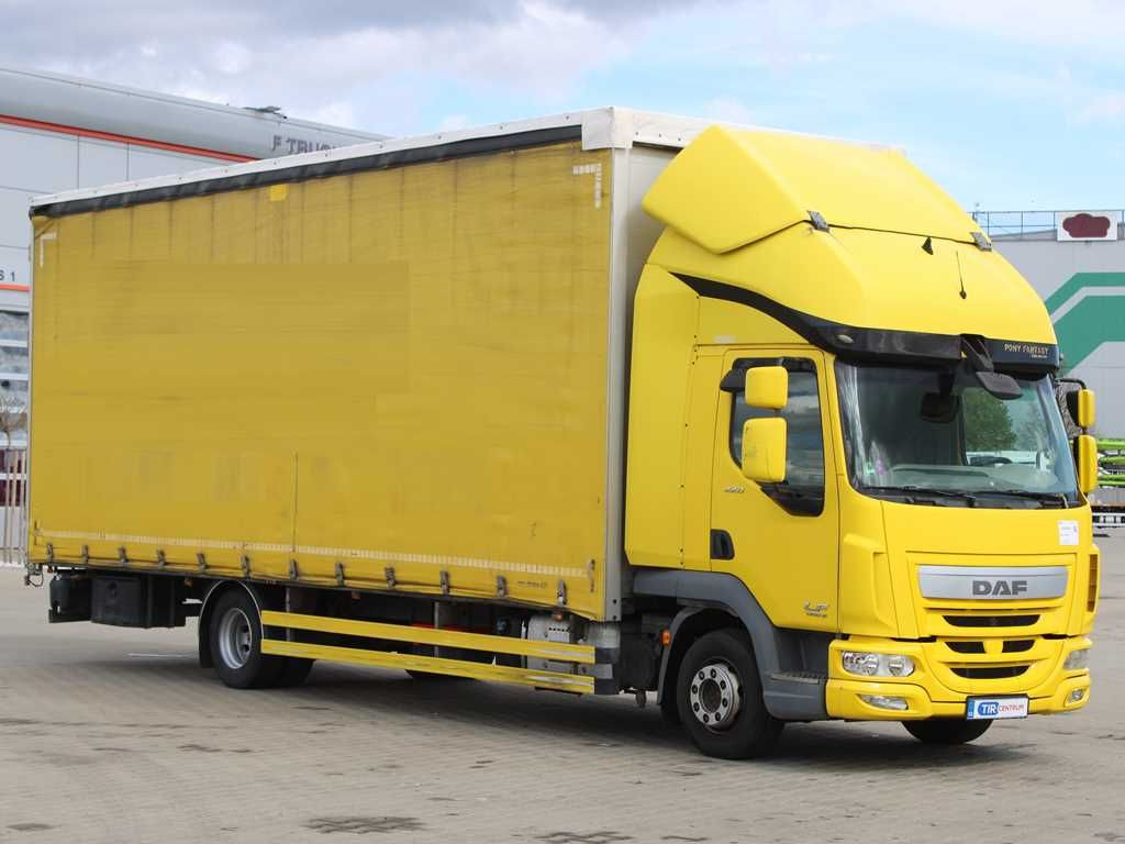 DAF LF 220FA, EURO 6, SLEEPING CABIN - Tovornjak s ponjavo: slika 2 DAF LF 220FA, EURO 6, SLEEPING CABIN - Tovornjak s ponjavo: slika 2