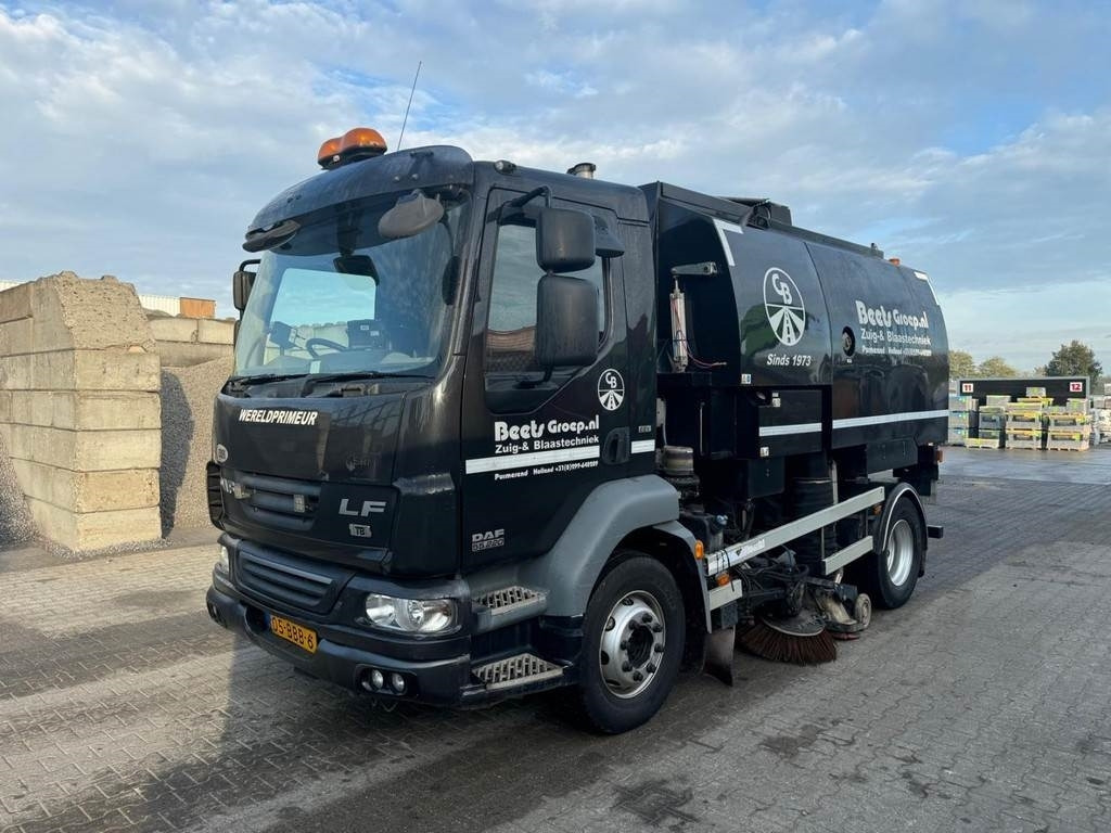 DAF FA LF55 - Vozilo za pometanje: slika 2 DAF FA LF55 - Vozilo za pometanje: slika 2