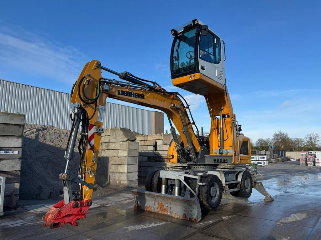 Liebherr LH 18 M - Bager za prekladanje primarnih/ Sekundarnih surovin: slika 2 Liebherr LH 18 M - Bager za prekladanje primarnih/ Sekundarnih surovin: slika 2