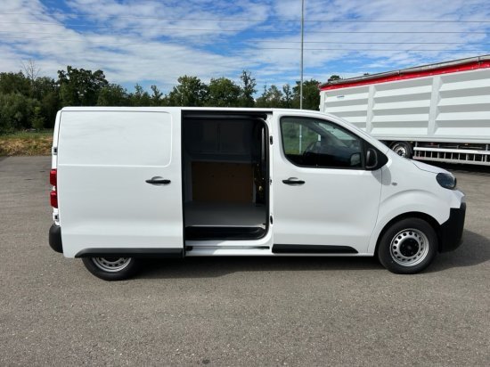Fiat Scudo M BlueDHi 120 6-Gang - Furgon: slika 4 Fiat Scudo M BlueDHi 120 6-Gang - Furgon: slika 4