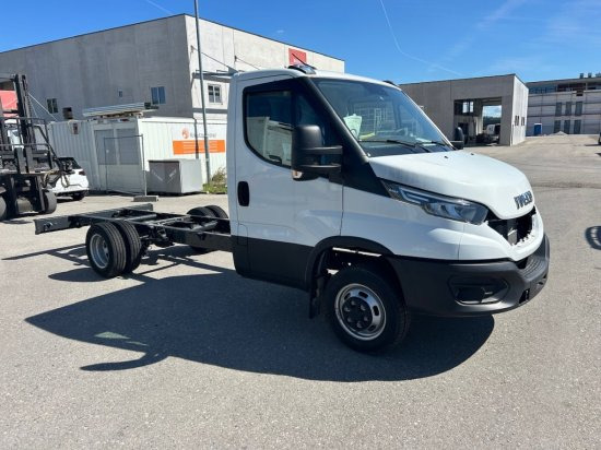 Iveco Daily 40 - 180 Fahrgestell, E6 Ohne Motor/Ohne Getriebe - Tovornjak-šasija: slika 3 Iveco Daily 40 - 180 Fahrgestell, E6 Ohne Motor/Ohne Getriebe - Tovornjak-šasija: slika 3