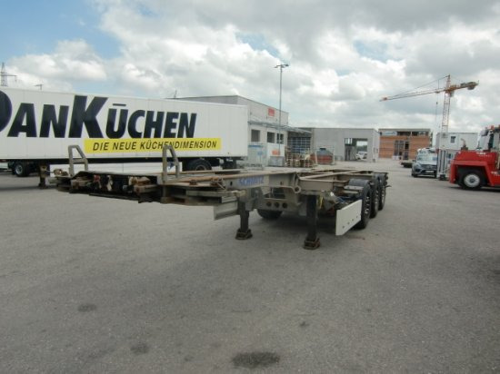 Schmitz Containerchassi 3-achsig SCF 24G45 Slider - Kontejnerska polprikolica/ Polprikolica z zamenljivim tovoriščem: slika 1 Schmitz Containerchassi 3-achsig SCF 24G45 Slider - Kontejnerska polprikolica/ Polprikolica z zamenljivim tovoriščem: slika 1