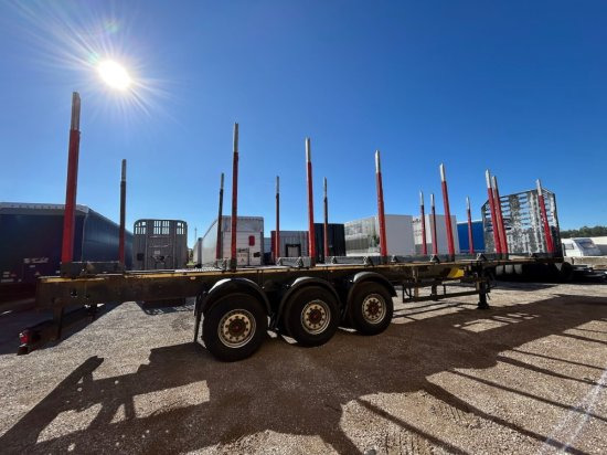 Schwarzmüller Holzauflieger, 8 Rungenpaare, SAF-Achsen, Liftachse - Polprikolica za prevoz lesa: slika 4 Schwarzmüller Holzauflieger, 8 Rungenpaare, SAF-Achsen, Liftachse - Polprikolica za prevoz lesa: slika 4