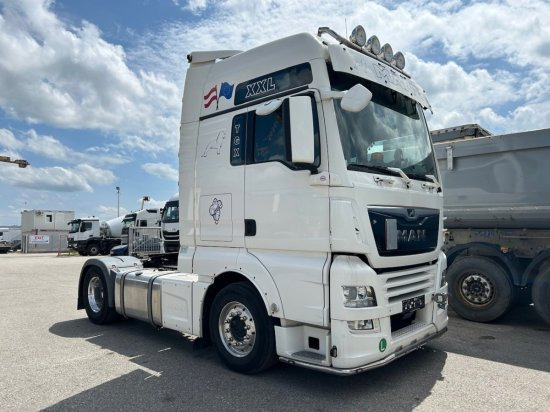 MAN TGX 18.460 XXL Intarder, Standklima, Automatik, EURO 6, Motorschaden/Engine Damage - Vlačilec: slika 3 MAN TGX 18.460 XXL Intarder, Standklima, Automatik, EURO 6, Motorschaden/Engine Damage - Vlačilec: slika 3