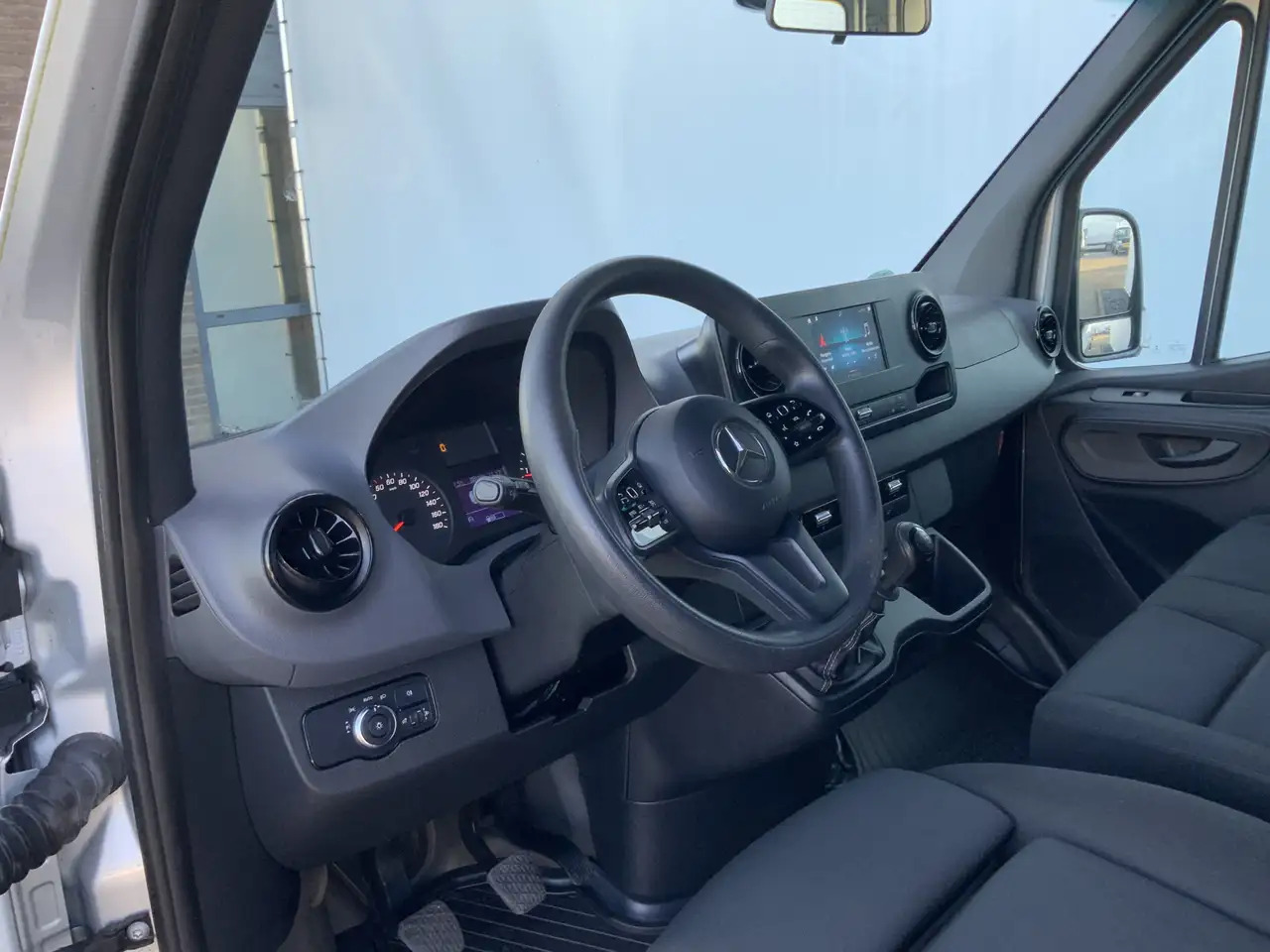 Mercedes-Benz Sprinter 314 2.2 CDI L2H2 Airco Cruise 3 Zits Trekhaak 2000 - Drugi stroj: slika 4 Mercedes-Benz Sprinter 314 2.2 CDI L2H2 Airco Cruise 3 Zits Trekhaak 2000 - Drugi stroj: slika 4