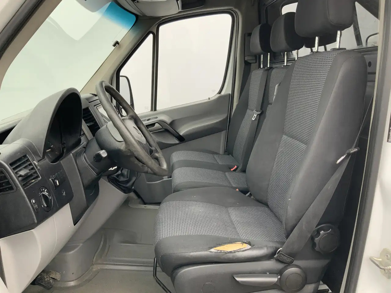 Mercedes-Benz Sprinter 316 2.2 CDI 366 L2H2 Airco Camera 3 Zits Side Bar - Drugi stroj: slika 4 Mercedes-Benz Sprinter 316 2.2 CDI 366 L2H2 Airco Camera 3 Zits Side Bar - Drugi stroj: slika 4