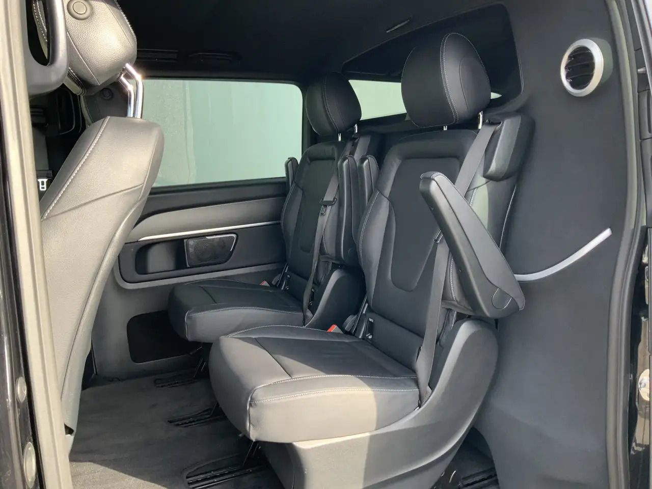 Mercedes-Benz V 300 300d Extra Lang Dub Cab Autom. Avantgarde Edition - Drugi stroj: slika 3 Mercedes-Benz V 300 300d Extra Lang Dub Cab Autom. Avantgarde Edition - Drugi stroj: slika 3