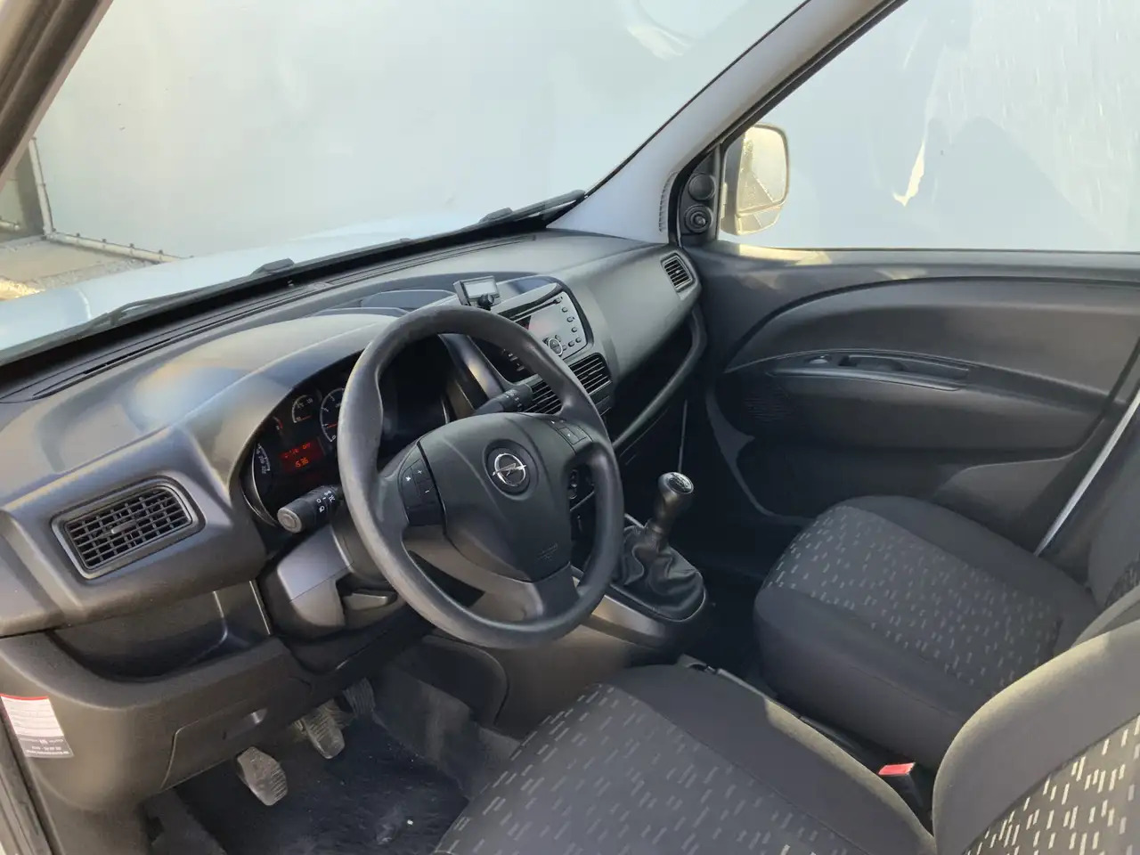Opel Combo 1.3 CDTi L1H1 ecoFLEX Edition Airco Trekhaak 1000 - Drugi stroj: slika 5 Opel Combo 1.3 CDTi L1H1 ecoFLEX Edition Airco Trekhaak 1000 - Drugi stroj: slika 5
