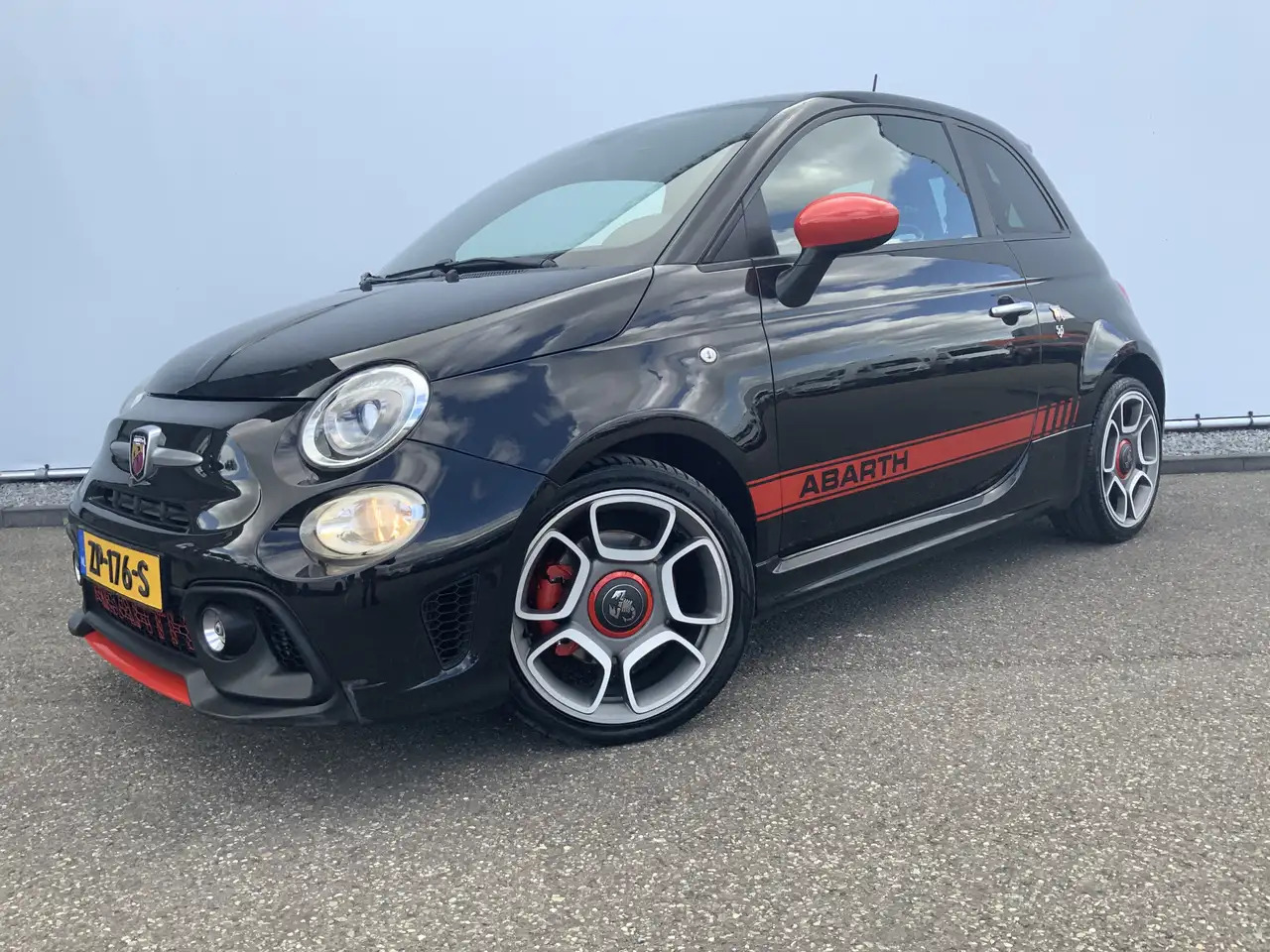Fiat 500C Abarth 1.4 T-Jet 595 Automaat Euro 6 - Kabriolet: slika 1 Fiat 500C Abarth 1.4 T-Jet 595 Automaat Euro 6 - Kabriolet: slika 1