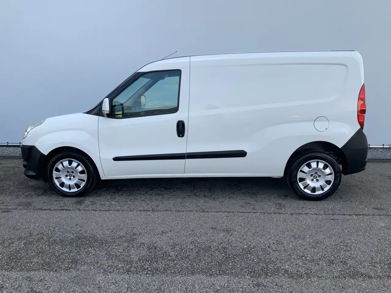 Fiat Doblo Cargo 1.6 MultiJet SX Maxi Airco Trekhaak 1300 kg - Mali kombi: slika 3 Fiat Doblo Cargo 1.6 MultiJet SX Maxi Airco Trekhaak 1300 kg - Mali kombi: slika 3