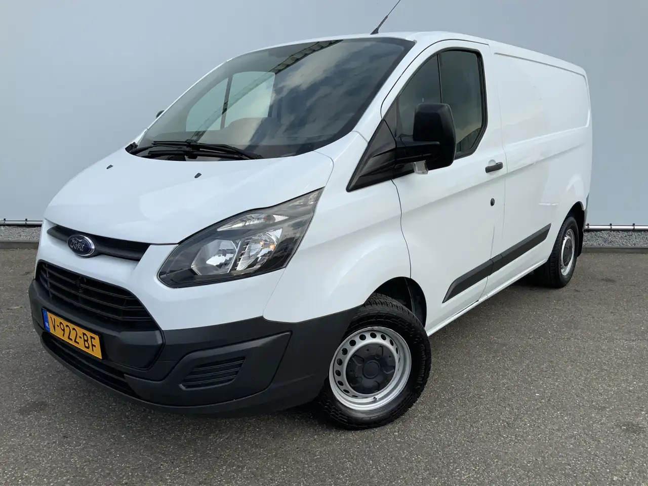 Ford Transit Custom 270 2.2 TDCI L1H1 Economy Edition Airco Cruise 3 Z - Furgon: slika 1 Ford Transit Custom 270 2.2 TDCI L1H1 Economy Edition Airco Cruise 3 Z - Furgon: slika 1