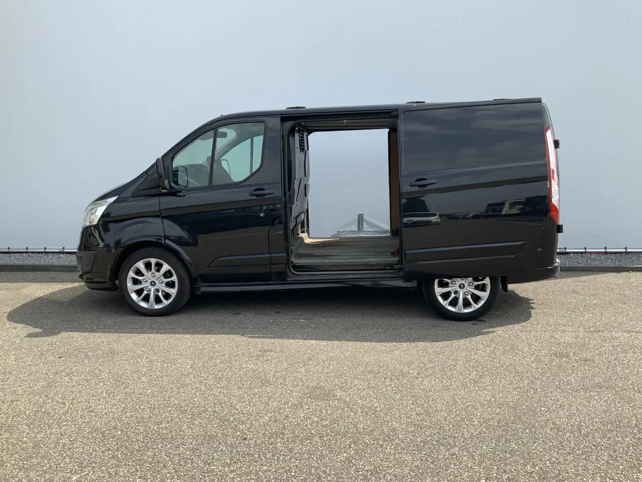 Ford Transit Custom 290 2.2 TDCI L1H1 Sport Airco Cruise 3 Zits Dub Sc - Furgon: slika 4 Ford Transit Custom 290 2.2 TDCI L1H1 Sport Airco Cruise 3 Zits Dub Sc - Furgon: slika 4