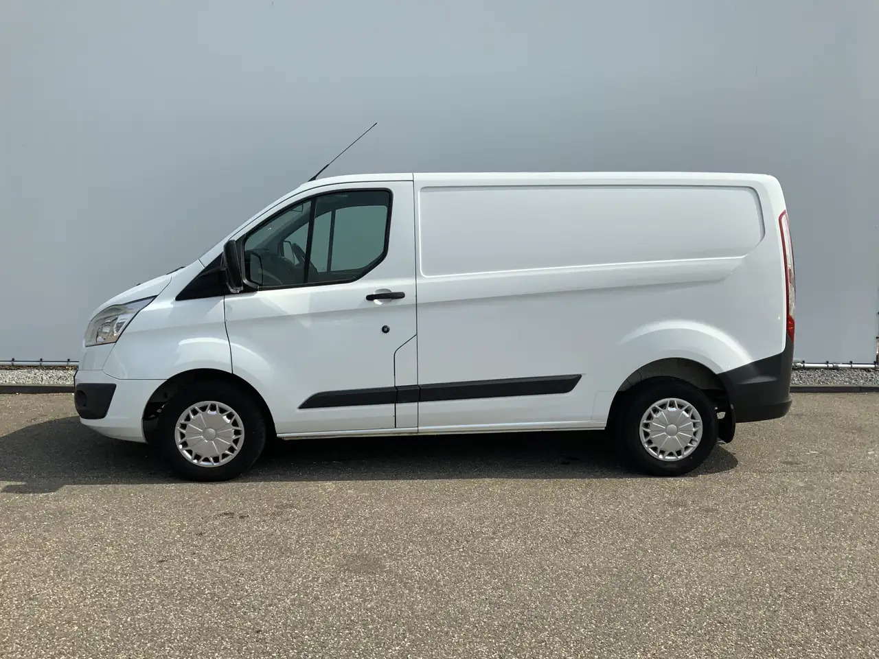 Ford Transit Custom 290 2.2 TDCI L1H2 Trend Airco Cruise 3 Zits Trekha - Furgon: slika 3 Ford Transit Custom 290 2.2 TDCI L1H2 Trend Airco Cruise 3 Zits Trekha - Furgon: slika 3