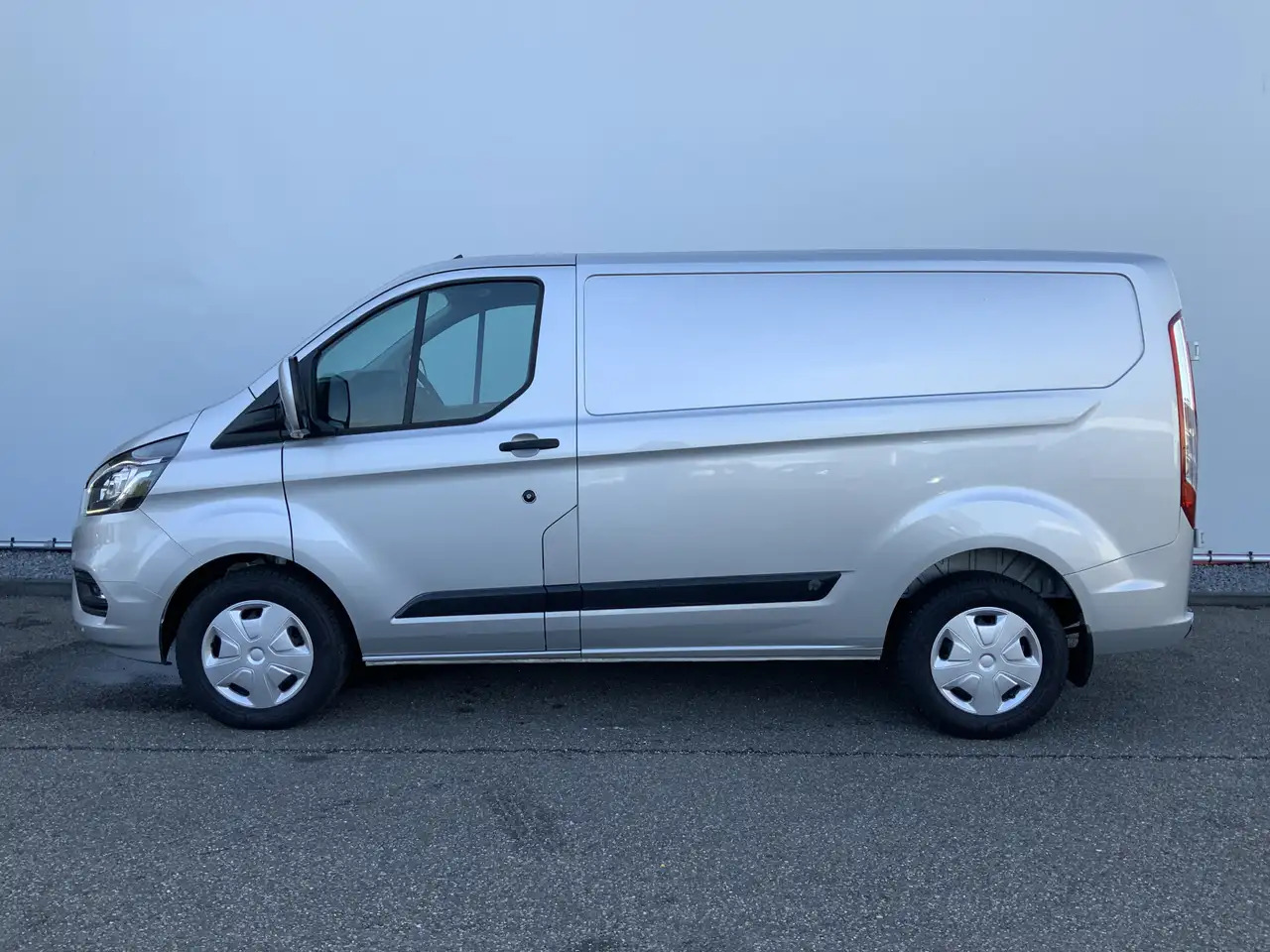 Ford Transit Custom 300 2.0 TDCI L1H1 Limited Airco Cruise Camera 3 Zi - Furgon: slika 3 Ford Transit Custom 300 2.0 TDCI L1H1 Limited Airco Cruise Camera 3 Zi - Furgon: slika 3
