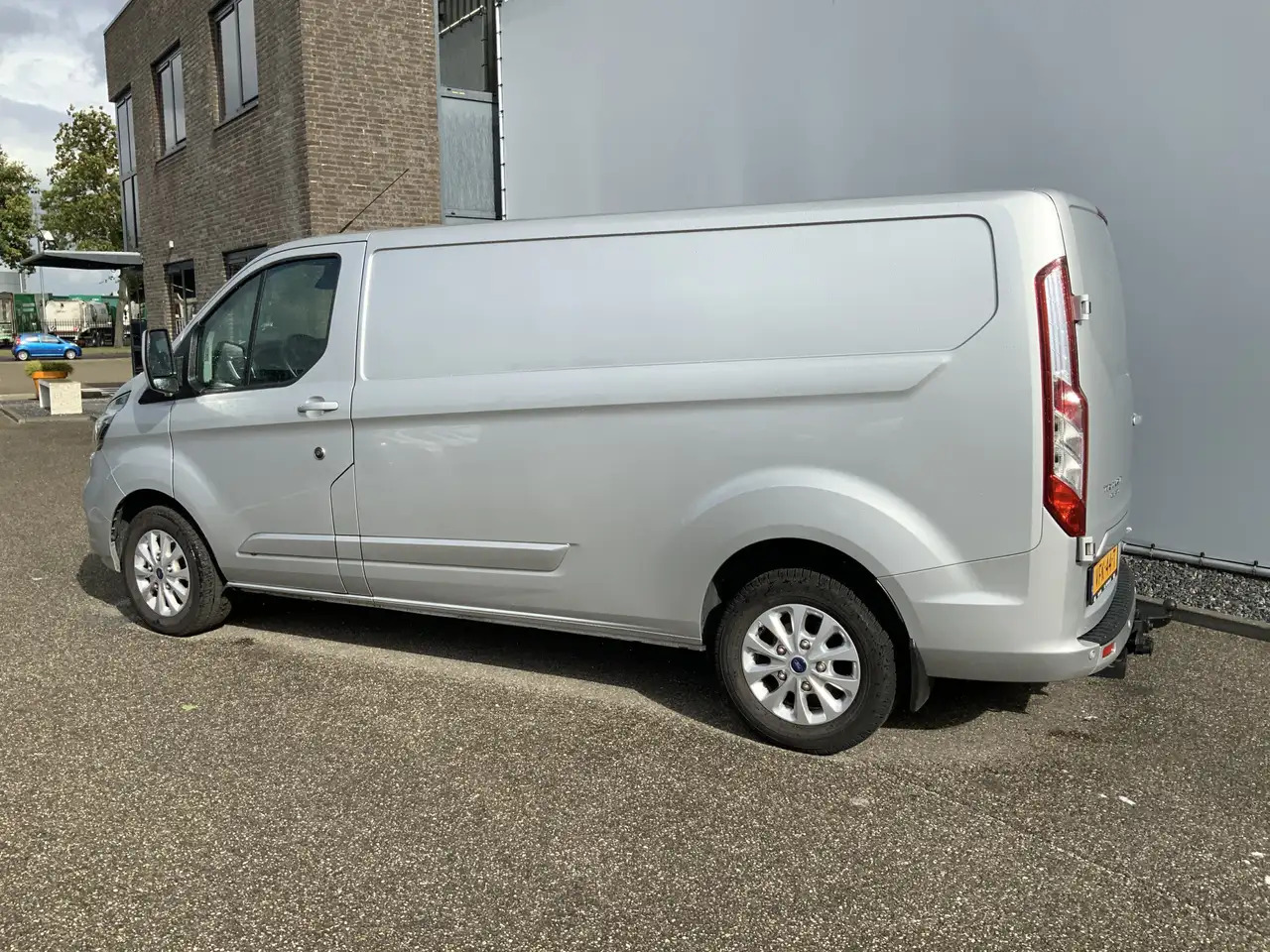 Ford Transit Custom 300 2.0 TDCI (MOTOR DEFECT!!) L2H2 Airco Navi 3 Zi - Furgon: slika 3 Ford Transit Custom 300 2.0 TDCI (MOTOR DEFECT!!) L2H2 Airco Navi 3 Zi - Furgon: slika 3