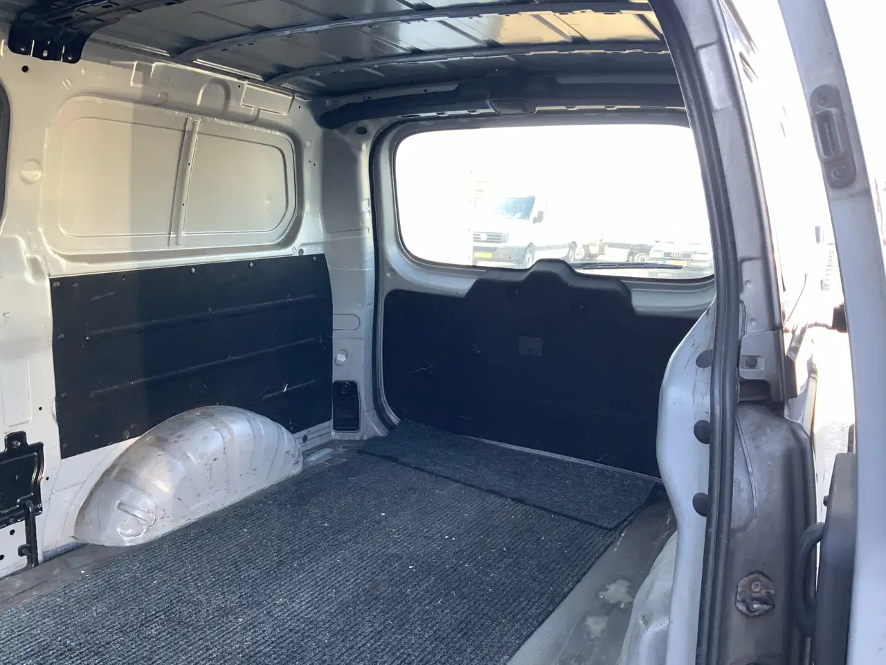 Hyundai H 300 2.5 CRDi Dynamic Airco 3 Zits Euro 6 Euro 6 - Furgon: slika 5 Hyundai H 300 2.5 CRDi Dynamic Airco 3 Zits Euro 6 Euro 6 - Furgon: slika 5