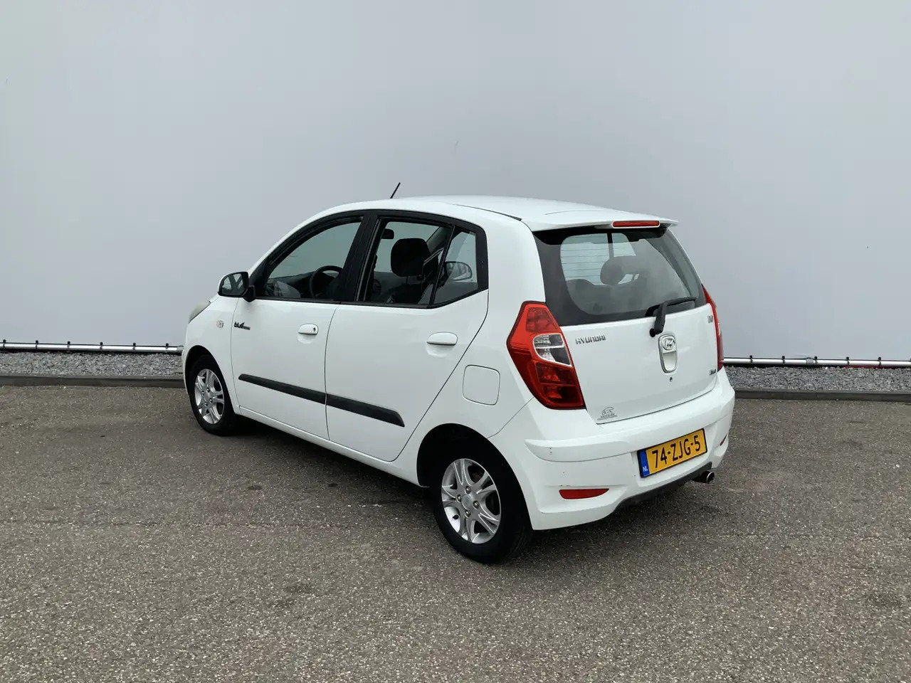 Hyundai i10 1.0 Pro 54083 KM! Airco, Lichtmetalen Wielen! - Kombilimuzina: slika 3 Hyundai i10 1.0 Pro 54083 KM! Airco, Lichtmetalen Wielen! - Kombilimuzina: slika 3