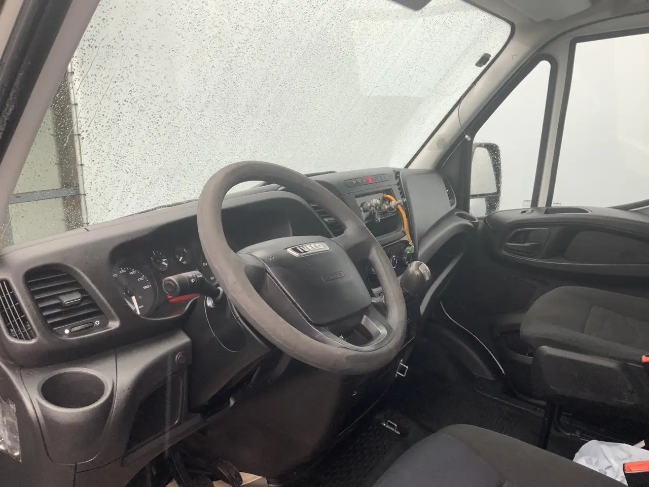 Iveco Daily 35S12 2.3 345 VriesAuto 10 deuren _40 gr onder 0, - Dostavno vozilo z zabojnikom: slika 4 Iveco Daily 35S12 2.3 345 VriesAuto 10 deuren _40 gr onder 0, - Dostavno vozilo z zabojnikom: slika 4