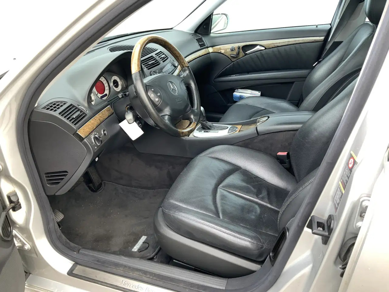 Mercedes-Benz E 500 Combi V8 Elegance 4-Matic airmatic,full option - Avtomobil: slika 4 Mercedes-Benz E 500 Combi V8 Elegance 4-Matic airmatic,full option - Avtomobil: slika 4