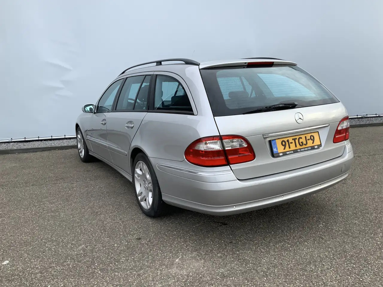 Mercedes-Benz E 500 Combi V8 Elegance 4-Matic airmatic,full option - Avtomobil: slika 2 Mercedes-Benz E 500 Combi V8 Elegance 4-Matic airmatic,full option - Avtomobil: slika 2