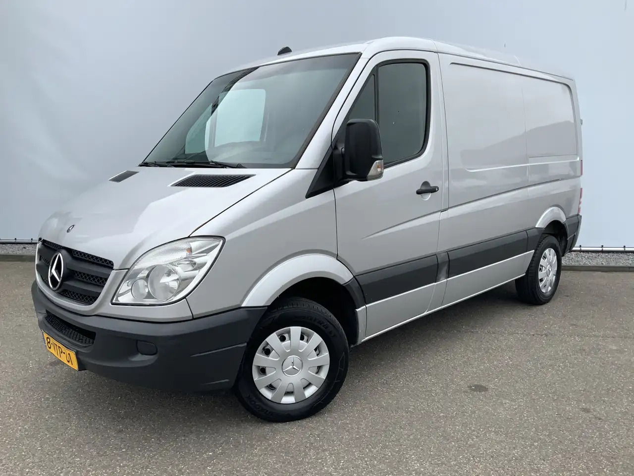 Mercedes-Benz Sprinter 213 2.2 CDI 325 L1H1 Airco Cruise Euro 4 - Furgon: slika 1 Mercedes-Benz Sprinter 213 2.2 CDI 325 L1H1 Airco Cruise Euro 4 - Furgon: slika 1