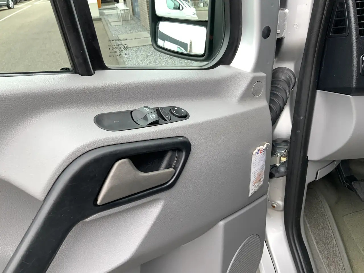 Mercedes-Benz Sprinter 213 2.2 CDI 325 L1H1 Airco Cruise Euro 4 - Furgon: slika 5 Mercedes-Benz Sprinter 213 2.2 CDI 325 L1H1 Airco Cruise Euro 4 - Furgon: slika 5