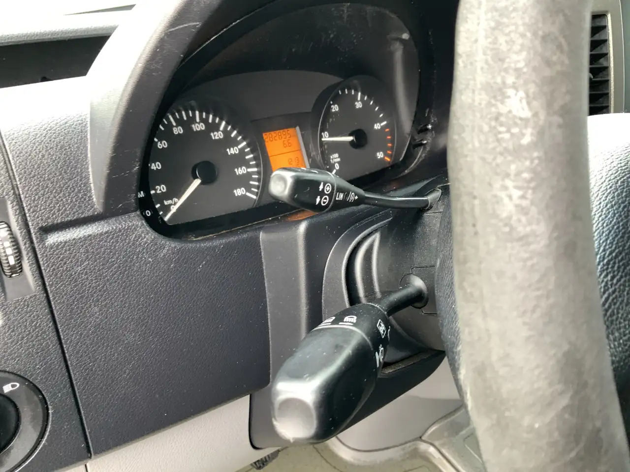 Mercedes-Benz Sprinter 213 2.2 CDI 325 L1H1 Airco Cruise Euro 4 - Furgon: slika 4 Mercedes-Benz Sprinter 213 2.2 CDI 325 L1H1 Airco Cruise Euro 4 - Furgon: slika 4