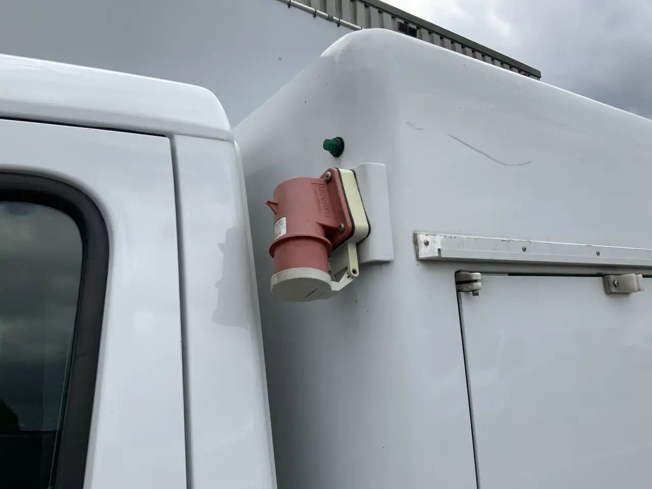 Mercedes-Benz Sprinter 310 2.2 CDI 366 ijswagen 40 gr _0 Deuren 10 Euro 5 - Hladilno vozilo: slika 3 Mercedes-Benz Sprinter 310 2.2 CDI 366 ijswagen 40 gr _0 Deuren 10 Euro 5 - Hladilno vozilo: slika 3