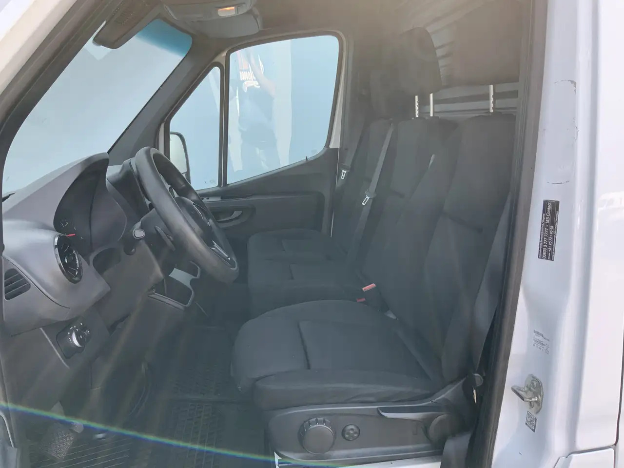 Mercedes-Benz Sprinter 311 2.2 CDI L2H2 Automaat Airco 3 Zits 2000 kg Sid - Furgon: slika 4 Mercedes-Benz Sprinter 311 2.2 CDI L2H2 Automaat Airco 3 Zits 2000 kg Sid - Furgon: slika 4