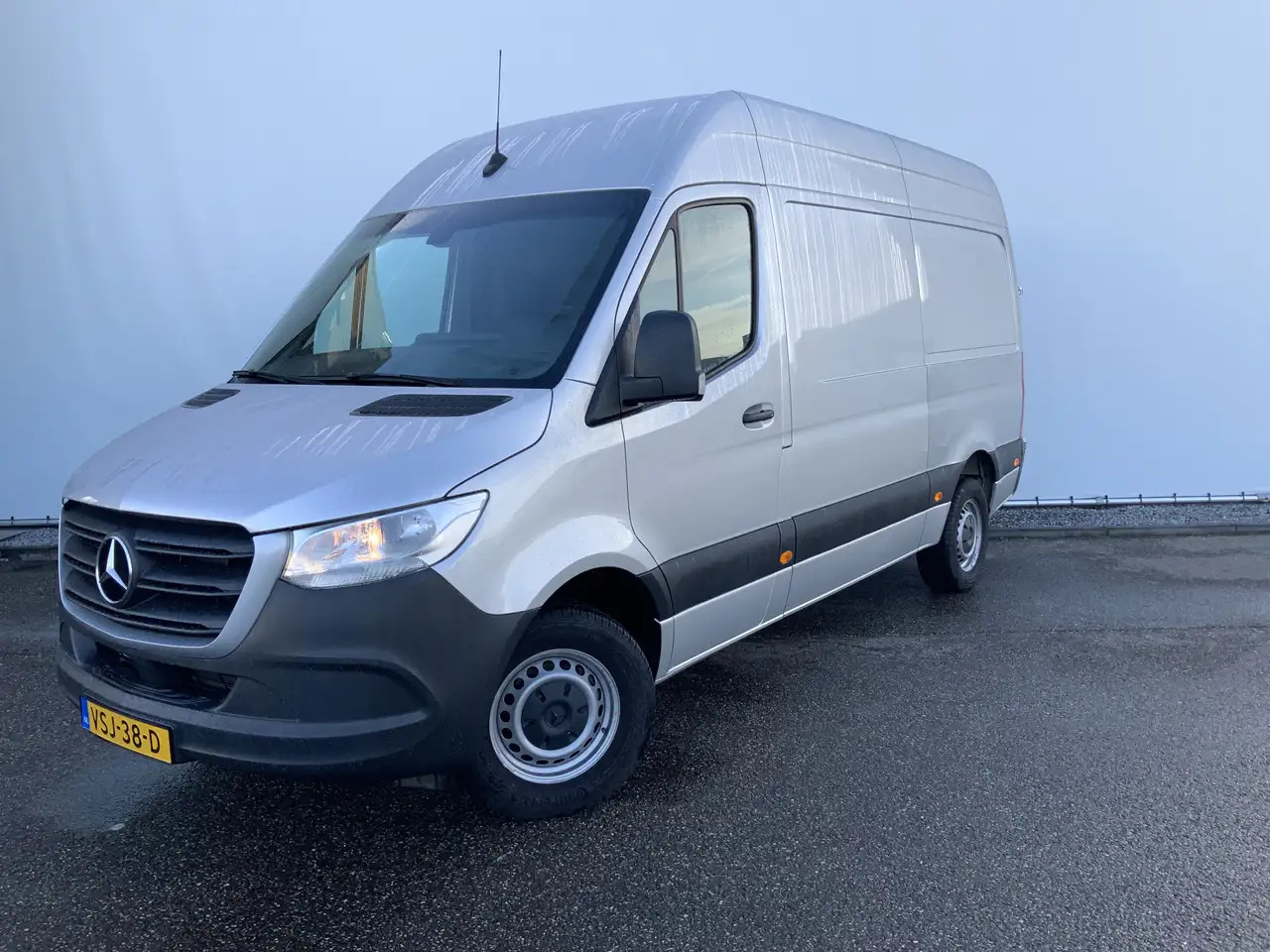 Mercedes-Benz Sprinter 315 1.9 CDI L2H2 Automaat 3 Zits Airco Navi Camera - Furgon: slika 1 Mercedes-Benz Sprinter 315 1.9 CDI L2H2 Automaat 3 Zits Airco Navi Camera - Furgon: slika 1