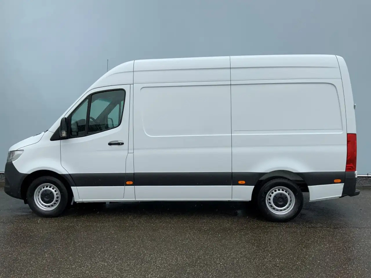 Mercedes-Benz Sprinter 316 2.2 CDI 366 L2 H2 Airco 2 Zits Euro 6 - Furgon: slika 4 Mercedes-Benz Sprinter 316 2.2 CDI 366 L2 H2 Airco 2 Zits Euro 6 - Furgon: slika 4