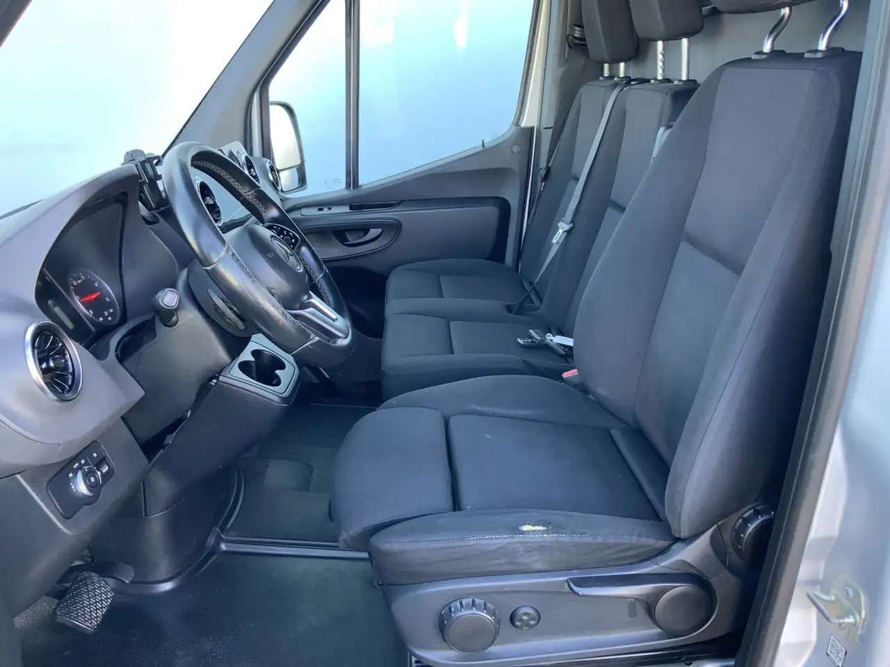 Mercedes-Benz Sprinter 316 2.2 CDI 366 L2H1 Automaat M BUX Airco Camera C - Furgon: slika 4 Mercedes-Benz Sprinter 316 2.2 CDI 366 L2H1 Automaat M BUX Airco Camera C - Furgon: slika 4