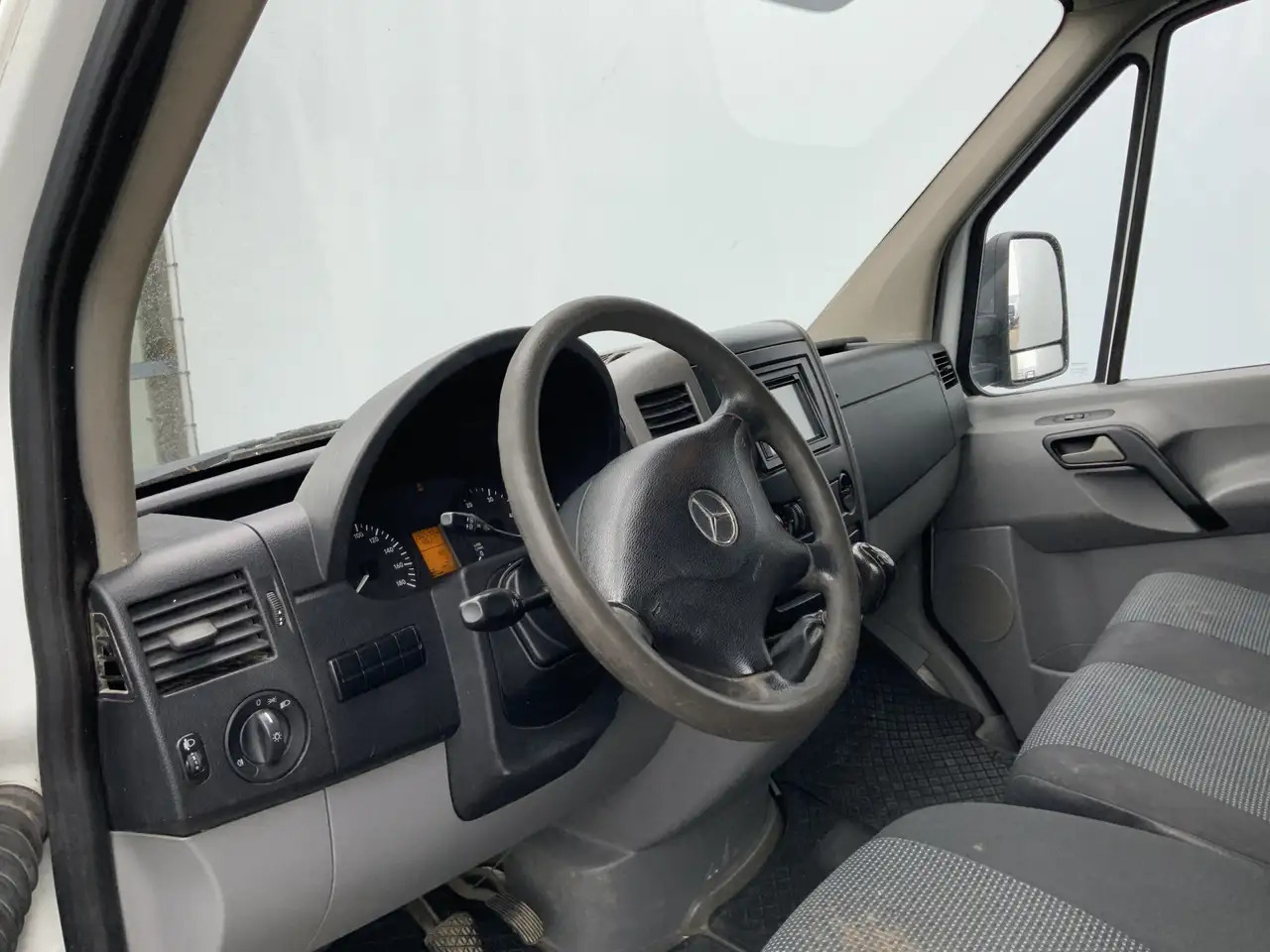 Mercedes-Benz Sprinter 513 2.2 CDI 432 Meubelbak & Deuren 3 Zits Cruise T - Dostavno vozilo z zabojnikom: slika 5 Mercedes-Benz Sprinter 513 2.2 CDI 432 Meubelbak & Deuren 3 Zits Cruise T - Dostavno vozilo z zabojnikom: slika 5